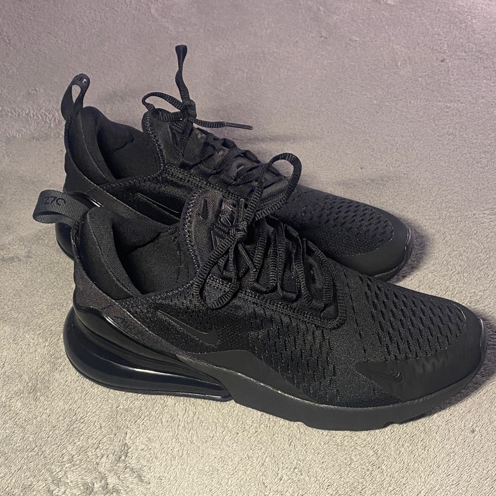 Nike air 270 all black womens sneaker s10